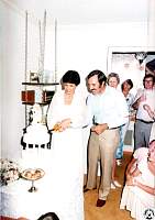 1980 06 29 45 Dick & Joyce's wedding receptiom @ 119 Red Bud Ct.jpg